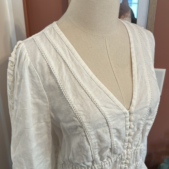 Los Angeles Atelier & other stories | white | linen | delicate | vneck | shirt - Picture 4 of 13